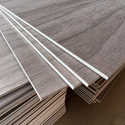 China Praktische hitzebeständige Furnierblätter aus Holz, feuchtigkeitsbeständige, hartholzbeschichtete Lage zu verkaufen