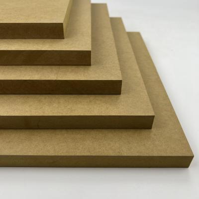 China 1220x2440 mm MDF-houtplaat Hittebestendige E1-lijm voor constructie Te koop