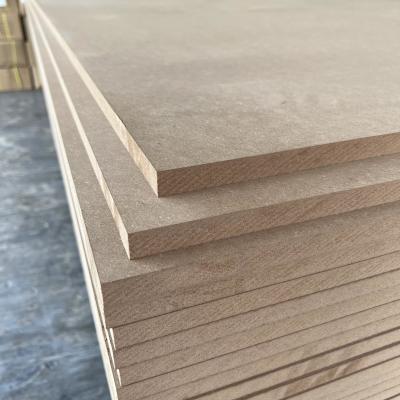 China Feuchtigkeitsbeständige MDF-Kernsperrholzplatten, praktisch, harmlos, recycelt zu verkaufen