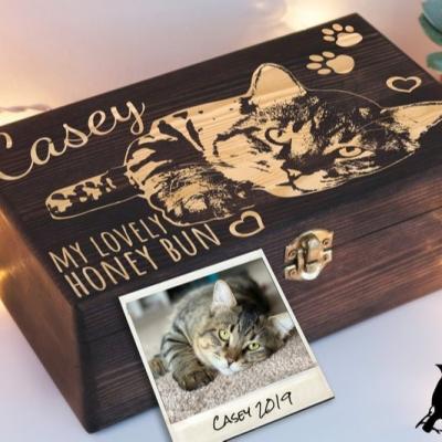 China Engraved Wood Memory Pet Gift Boxes Pet Portrait Box 9.5x5.5x3.5 in for sale