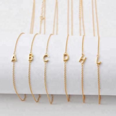 China MOM 925 Sterling Silver Tiny Mother's Day Necklace Jewelry Customized CLASSIC Name Gold Initial Letter Necklace for sale