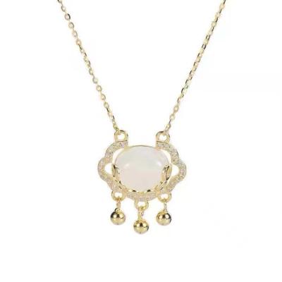 China Fashion Landy 925 silver xiangyun ruyi lock necklace niche pingan light luxury soft necklace for sale