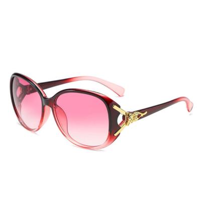 China Newest Fashion UV400 TAC Polarized Sunglasses Women Trendy Sun Lens Sunglasses for sale