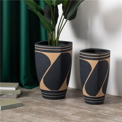 China Fancy home balcony decorative planter big floor decor plant pot custom matte black ceramic flower pots for sale