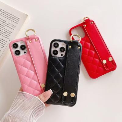 China Luxury Leather Shockproof Style Wrist Band Phone Case for iphone 13 12 11 promax designer phone cover for xs xr famous brand phone bags for sale