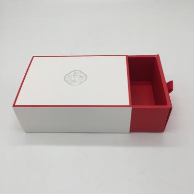 China Customized Printing Recyclable Hot Stamping White Paper Cardboard Gift Box for sale