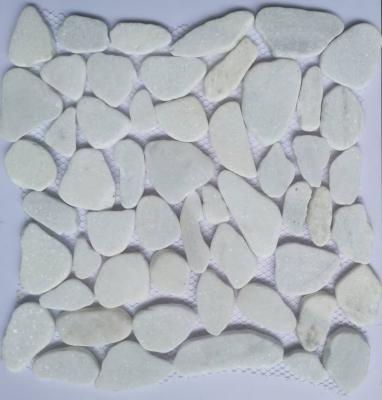 China Country Pebble Natural White Tile White Beach Pebbles 3-5 Inches Landscape Pathways Garden Decor Sliced for sale