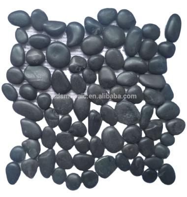 China Natural Gray Beach Pebbles Premium Black Country Pebble Tile 3-5 Inch Landscape Pathways Garden Decor for sale