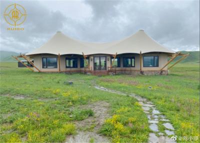 Κίνα Διπλή σκηνή στρωμάτων PVDF Glamping με τους τοίχους πινάκων πυριτικών αλάτων ασβεστίου προς πώληση