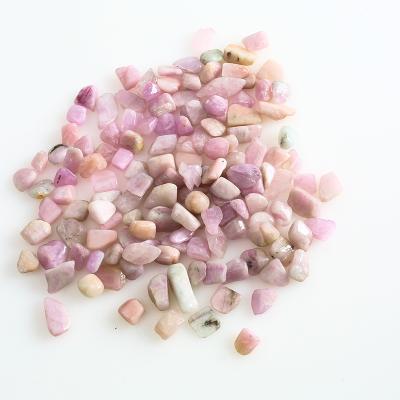 China Kunzite Stone Crystal Stone Chips For Gifts from Direc Natural Kunzite from Europe Manufacturers for sale