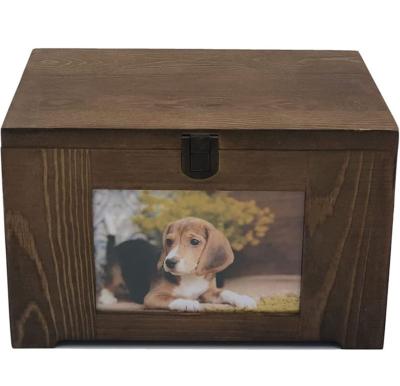 China 2021 New Primary Color High Polymer Wooden Dog Cinerary Casting Urn High Viable Wooden Pet Cinerary Casket for sale