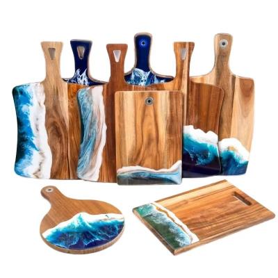 China Customized Pattern Acacia Wood Epoxy Resin Charcuterie Board for Serving Food for sale