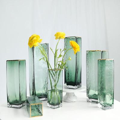 China All-season Glass Tabletop Vase in Bulk Home Decor with Phnom Penh Tall Glass Modern for sale