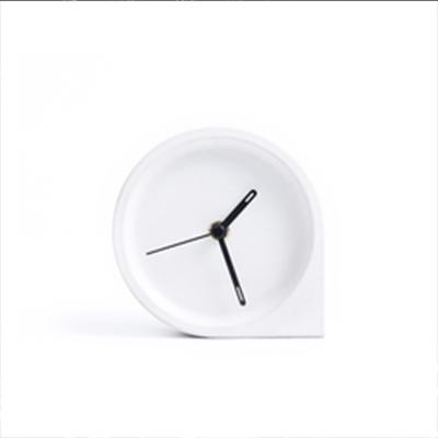 China Modern Cheap Luxury High Quality Concrete Decorative Clock Art Table Decor China Hot Selling Art Decor Cement Desk Clock Small for sale