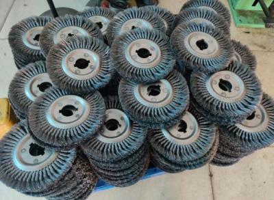 China Double Layer Twist Knot Wire Wheel Brush 300mm OD for Rust Cleaning en venta