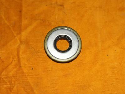 China Steel Oil seal Threshing Machine Parts 51601-1595-0 For Kubota Tractor Parts for sale