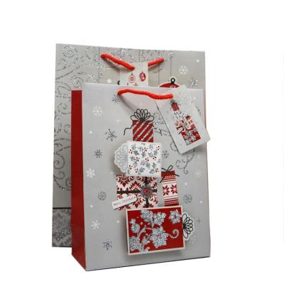 China 2021 Recyclable 3D Dusting Cheap Luxury Christmas Holiday Candy Gift Paper Bag for sale