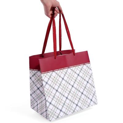 China Recyclable Wholesale Custom Printed Luxury Shopping Grid Gift Paper Bag With Handle for sale