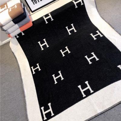 China Non-Toxic H Letter Classic Pure Wool Cashmere Throw Turkish Woolen Blanket 160x135cm for sale