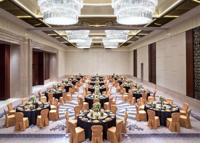 China Big Banquet Hall High End Restaurant Furniture Table And Chairs for sale