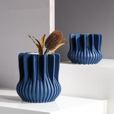 China Modern Light Luxury Ceramic Creative Porch Room Pattern Vase Style Crafts Decorative Crafts Decoration for sale