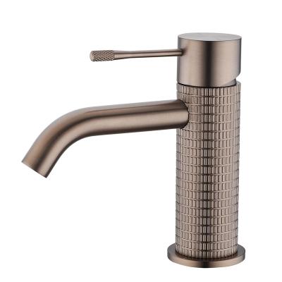 China Double Scaled Modern Classic Faucets Faucet Copper Hot And Cold Faucet Can Draw Brushed Bronze Knurled Basin Faucet for sale