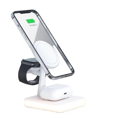 China New Design Mobile Phone/Earphone/Smart Watch Fast Qi Radio Charger 3 in 1 Wireless Phone Holder Dock Charging Station for sale