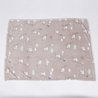 China Folded 100% Polyester Knitted Packable Cheap Price Baby Flannel Blanket for sale