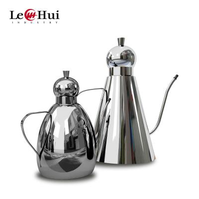 China 0.35/0.5/1l Stocked Oil Jar Stainless Steel Leak Proof Cook Soil Bottle Kitchen Oil Filter Pot for sale