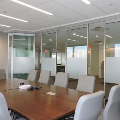 China Modern Office Movable Acoustic Glass Partition With Shade Sliding Tempered Glass Aluminum Double Glass Partition Wall for sale