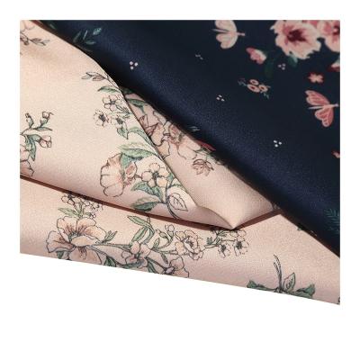 Cina 100% Polyester 100D Custom Printed Chiffon Silk Fabric Polyester Garment Clothes Chiffon Fabric in vendita