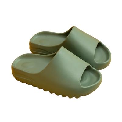 China CUSHIONING Hot Custom Yeezy Slipper 2021 Summer Logo Yeezy Slides Flip Flops Slides Men Slippers Sandal Slides Men's Slippers for sale