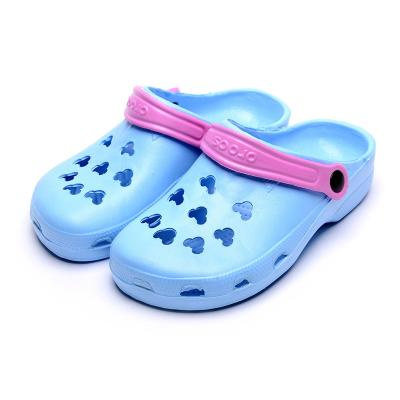 China Good Deodorization Wholesales Clogs Summer Ladies Fashion Shoes EVA Classic Anti-Slip Breathable Hollow Clogs Hole Slippers For Women for sale