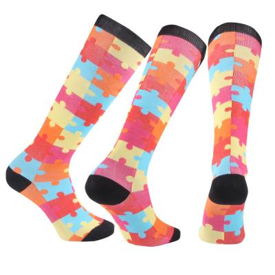 China YUELI Fashion Compression Puzzle Color Antibacterial Sports Men's Soft Socks for sale