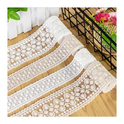 China Hot Selling Water Soluble Exquisitely Trimmed Lace Cotton Ribbon Embroidered Lace Dress African Textile Home Accessories Wedding for sale