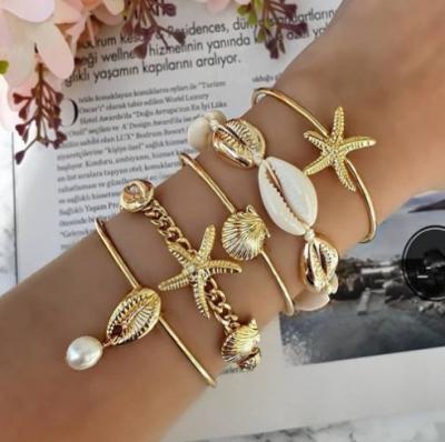 China 2021 New Vintage Style Gold Charm Cuff Bangle Cuban Link Bracelet Bangle Set Women Jewelry Set for sale