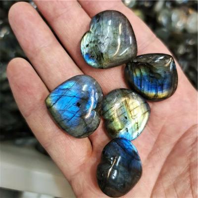 China Wholesale Natural Crystal Stone Heart Labradorite Quartz Heart Healing Quartz Crystal Stone Heart From Europe for sale