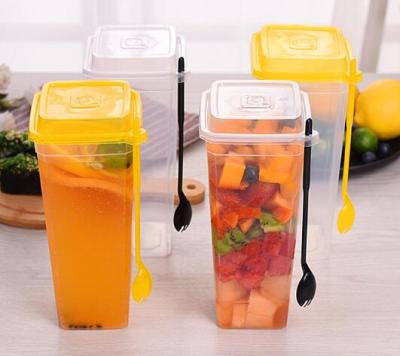 China Disposable Plastic Food Grade Bubble Tea Juice Drink Cup Fruit Cup With Fork And Lid for sale