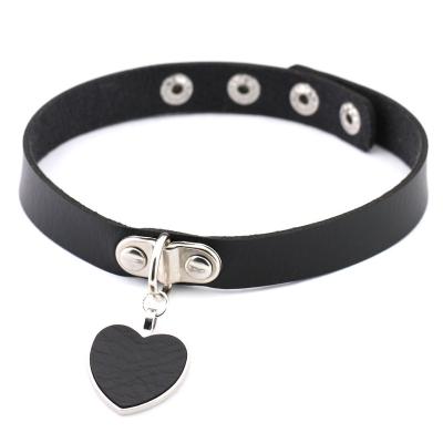 China 2022 High Quality Fashion Halloween Necklace Cosplay Accessories Chocker Necklaces PU Heart Choker Leather Necklace Jewelry for sale