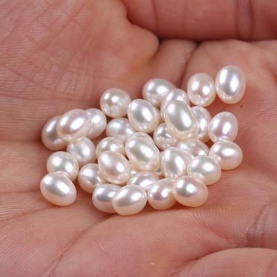 China Hot Selling 5-6mm White Rice Shape Freshwater Pearl Natural Loose Freshwater Pearl for sale