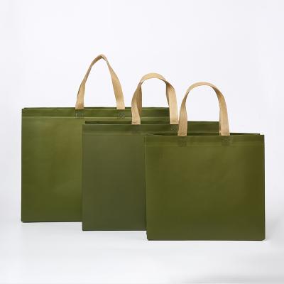 China Custom shopping bags color non woven gift bag with logo Te koop