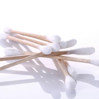 China Round Wooden Ear Swabs , Cotton Wool Buds Lightweight Durable High Abosorption for sale