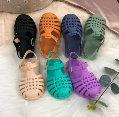 China ARCH BACK Summer Kids Sandals Babies Gently Slide Non Princess Shoes Kids Candy Jelly Beach Shoes Toddler Boys Roman Casual Slippers for sale