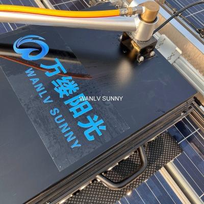 Chine Largeur de nettoyage de 1100 mm Nettoyeur de fenêtres extérieures Robot de nettoyage de panneaux solaires à Wuxi à vendre