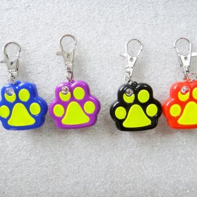 China 2021 New Fashion Paw Flashing Pet Tag Padded Reflective High Quality Waterproof Pet Safety Lights for sale