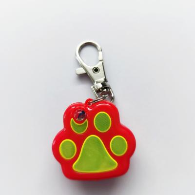 China Padded 2021 New Fashion Reflective Red Paw Flashing Pet Tag High Quality Waterproof Red Pet Safety Lights for sale