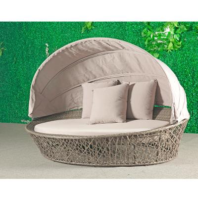 China Best Selling Modern Hotel Outdoor Wicker Pool Round Folding Bed With Canopy Rattan All Weather Daybed Outdoor Sofa Bed for sale