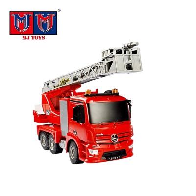 China RC model 1:20 scale sprinkler rc car truck toy fire truck radio control remote control toys for sale