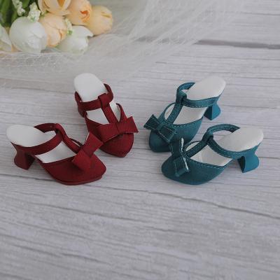 China Mini Toy New Design Factory Wholesale High Heel Cloth With Material Women Mini Resin Doll Finger Shoes for sale