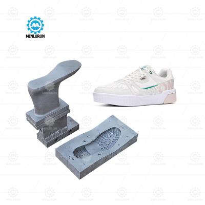 Cina 2020 kids shoe mould come from Zhejiang PVC TPR DIP shoes mold factory for footwear injectioion die making in vendita